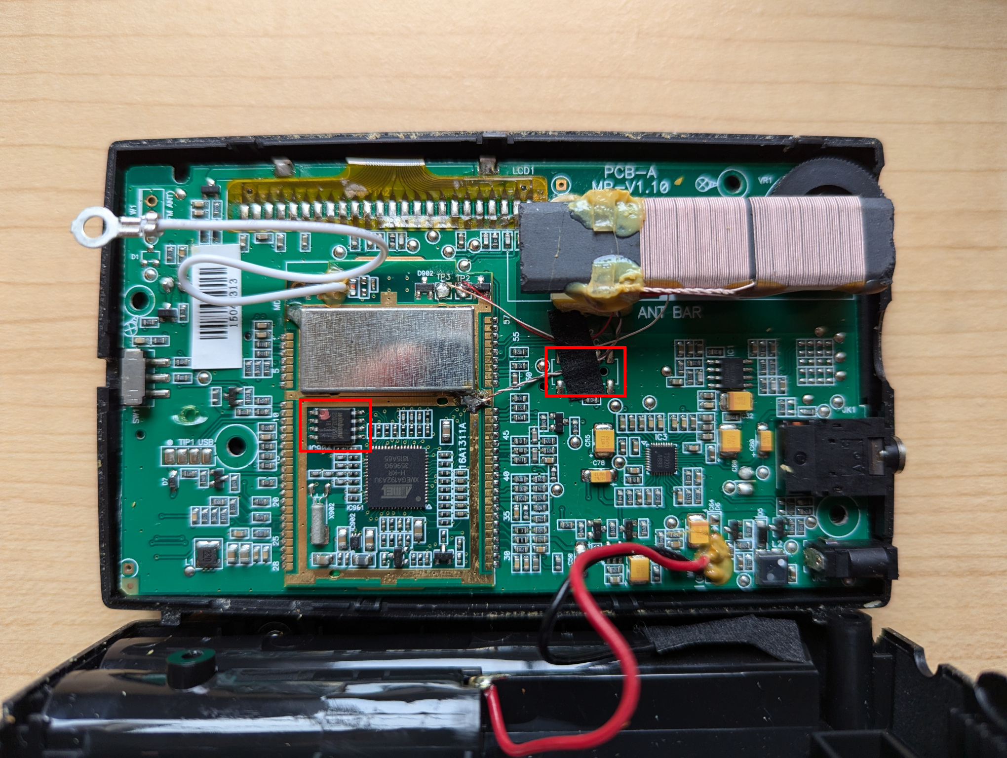 interior view of a Sangean HDR-14 showing the locations of the JTAG port and SPI flash